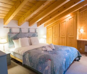 master king bedroom with en-suite and desk area